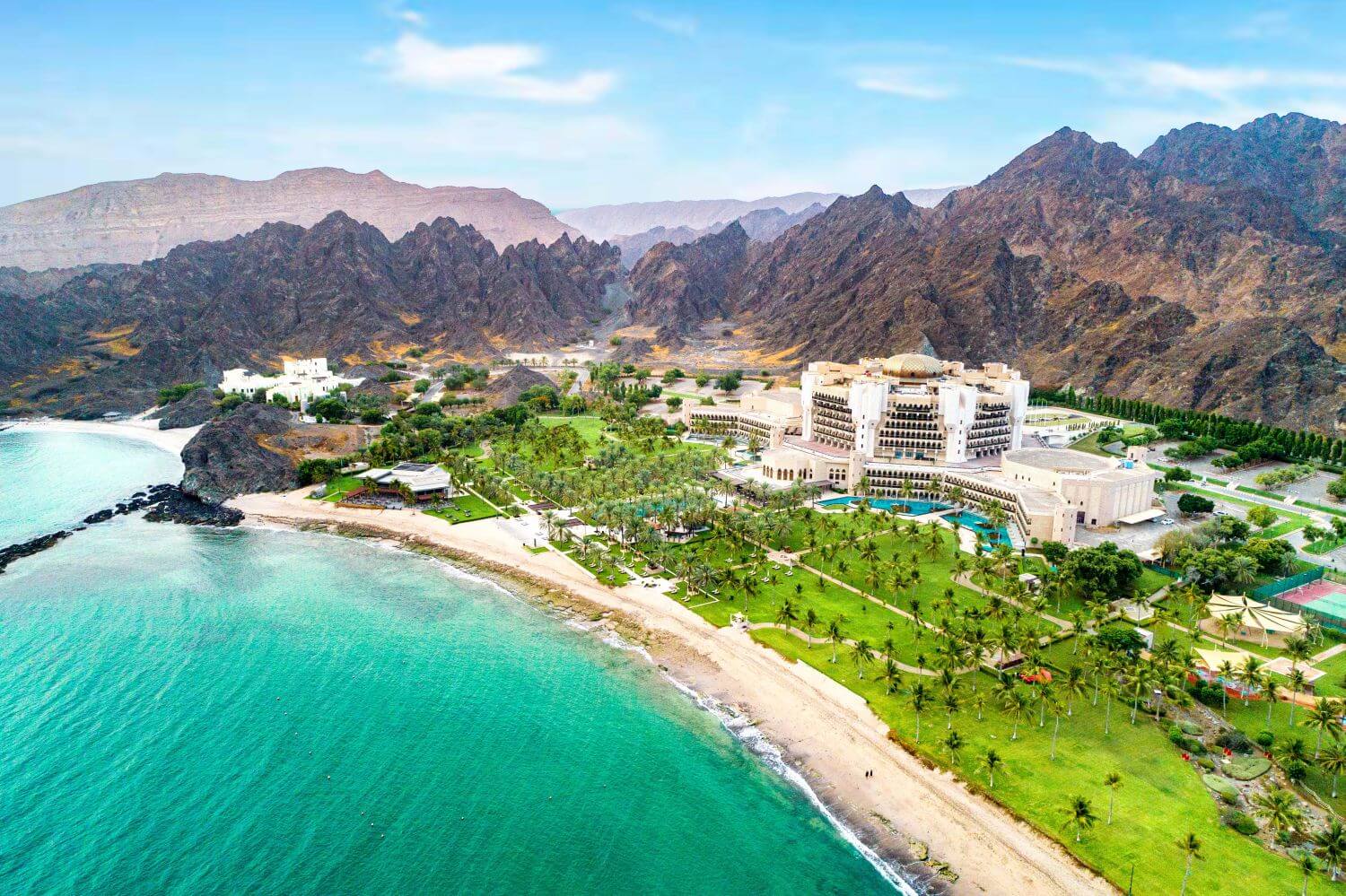 Al Bustan Palace Umgebung Familienluxusreisen TheFamilyProject