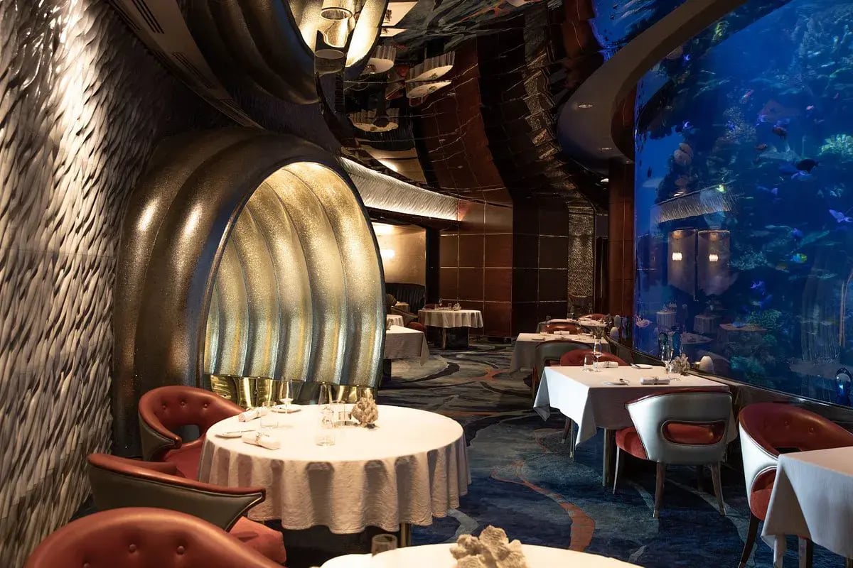 burj al arab orient dubai restaurant exklusiv aquarium the family project luxus familie kinder reisen