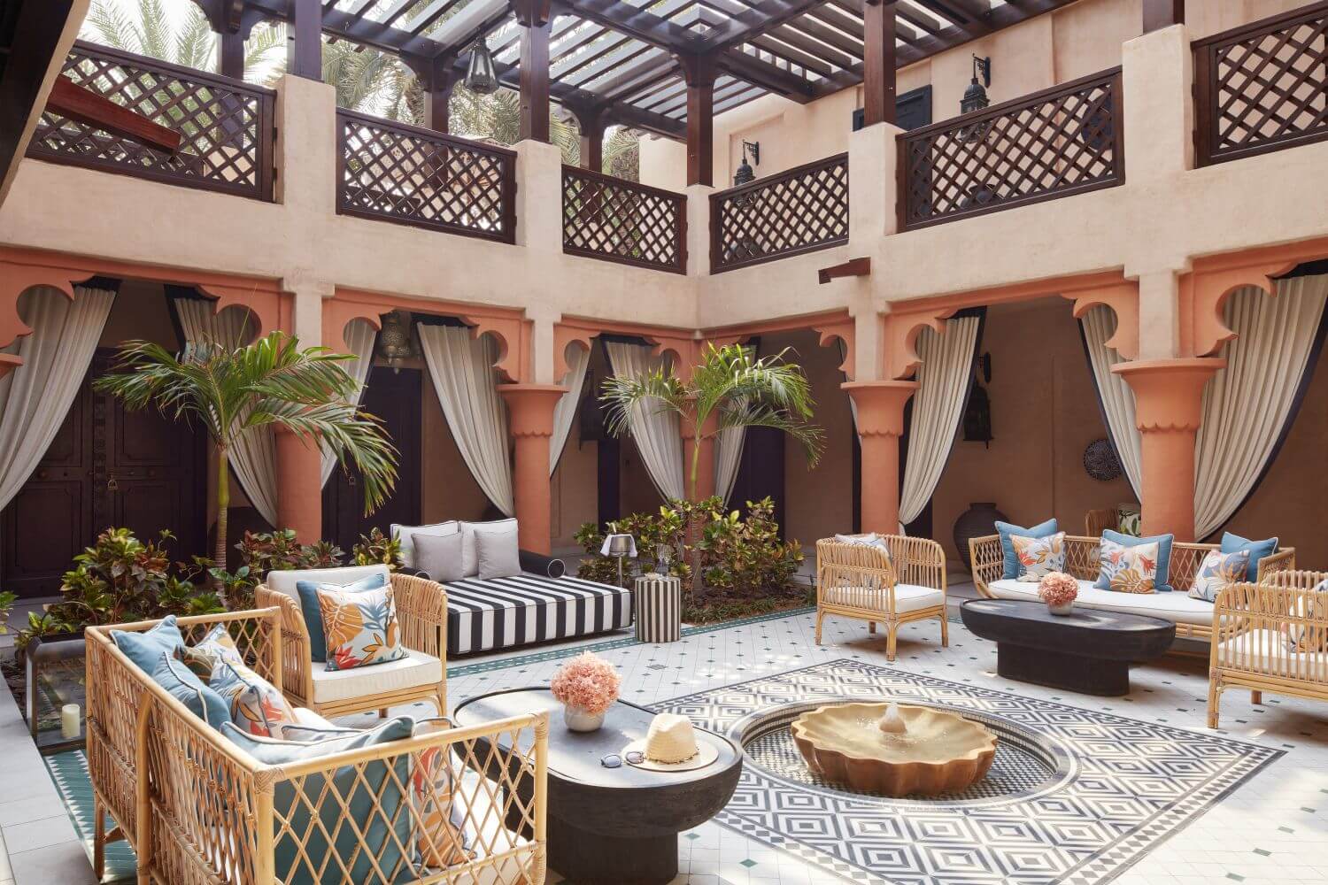 Jumeirah Dar Al Masyaf Familienluxusreisen TheFamilyProject Lounge