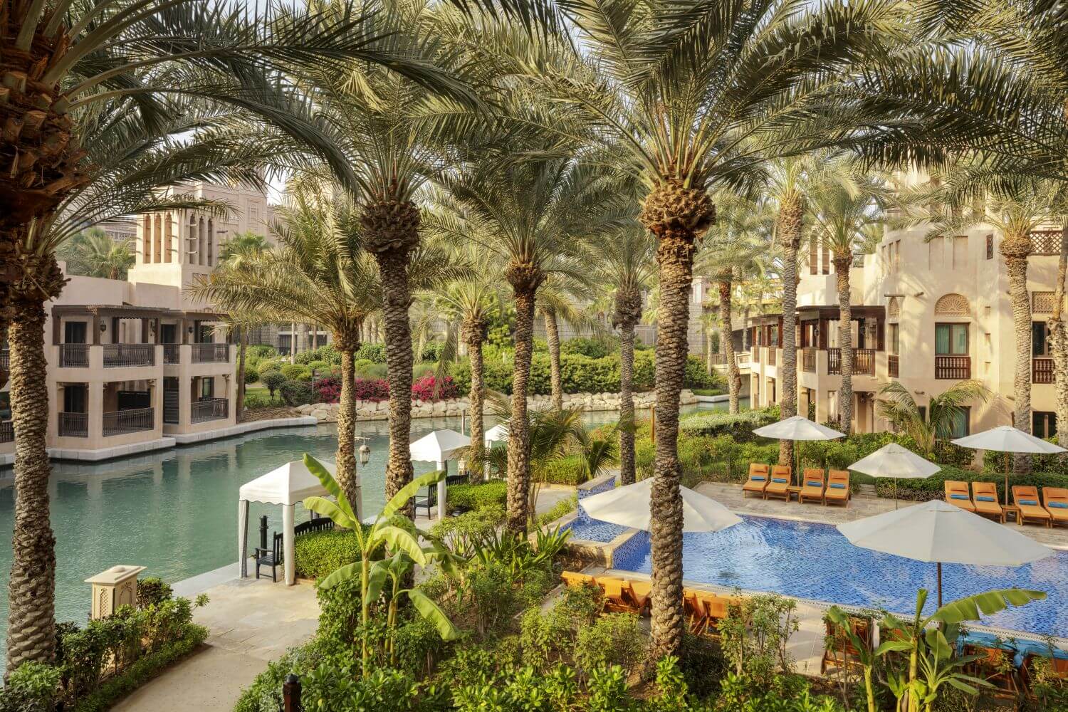 Jumeirah Dar Al Masyaf Familienluxusreisen TheFamilyProject Poolbereich