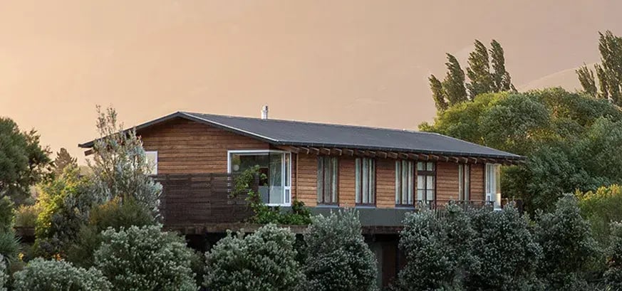 hapuku lodge tree houses kaikoura neuseeland sudpazifik aussenansicht haus luxus urlaub kinder the family project