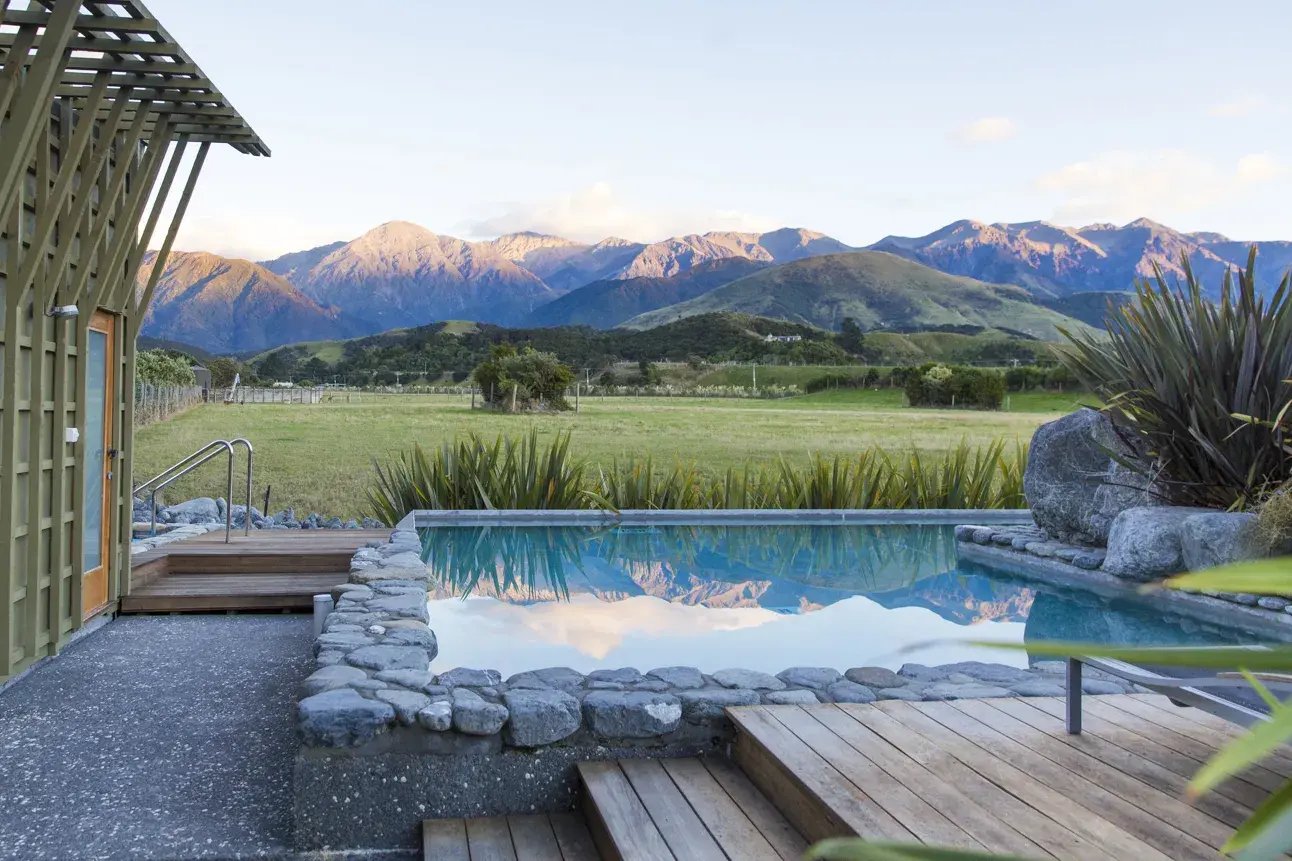 hapuku lodge tree houses kaikoura neuseeland sudpazifik aussenansicht luxus urlaub kinder the family project