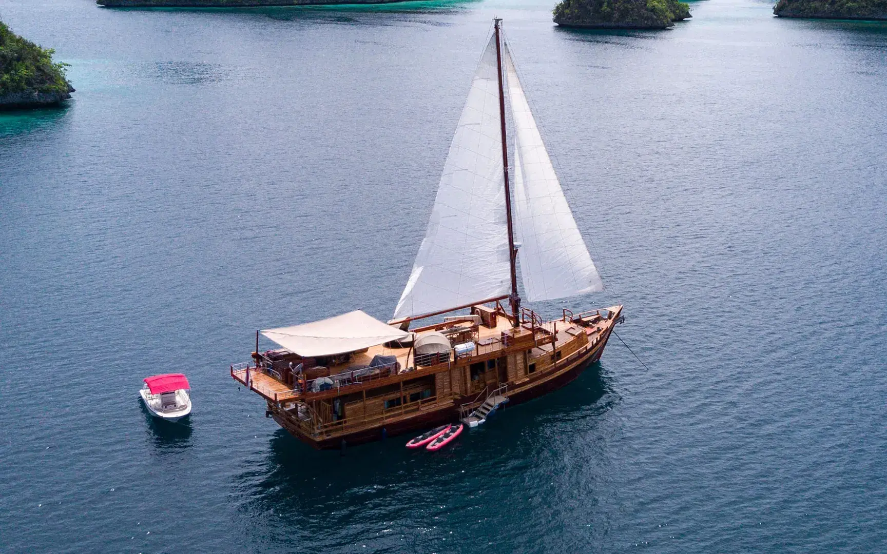 Sequoia private Yacht von aussen 